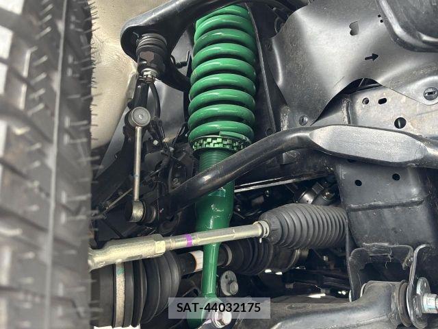 Toyota HILUX 2023-09 7058831-26
