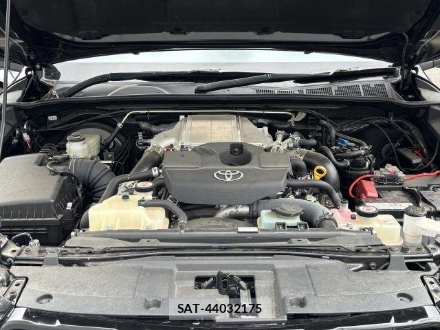 Toyota HILUX 2023-09 7058831-27