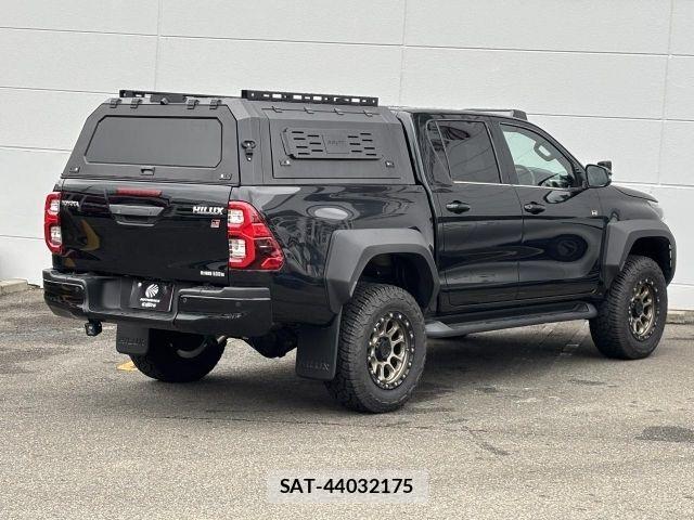 Toyota HILUX 2023-09 7058831-2