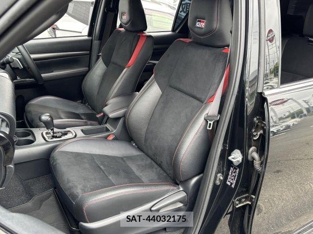 Toyota HILUX 2023-09 7058831-7