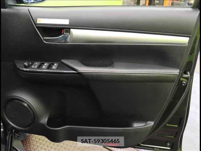 Toyota HILUX 2021-08 7058833-21