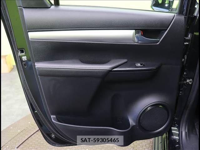 Toyota HILUX 2021-08 7058833-28
