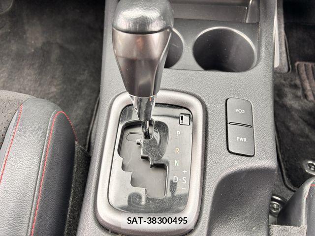 Toyota HILUX 2022-06 7058837-9
