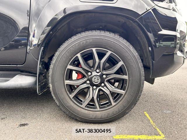 Toyota HILUX 2022-06 7058837-21