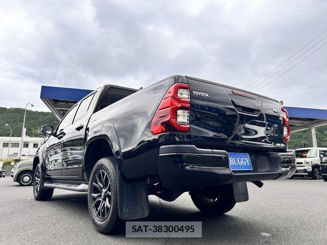Toyota HILUX 2022-06 7058837-3