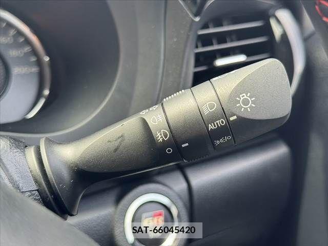 Toyota HILUX 2023-10 7219534-26