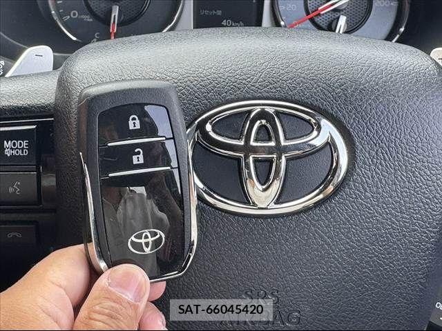Toyota HILUX 2023-10 7219534-6