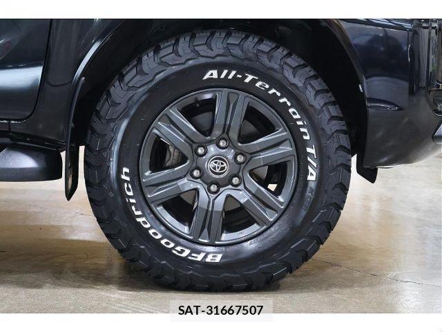 Toyota HILUX 2021-01 7219520-17