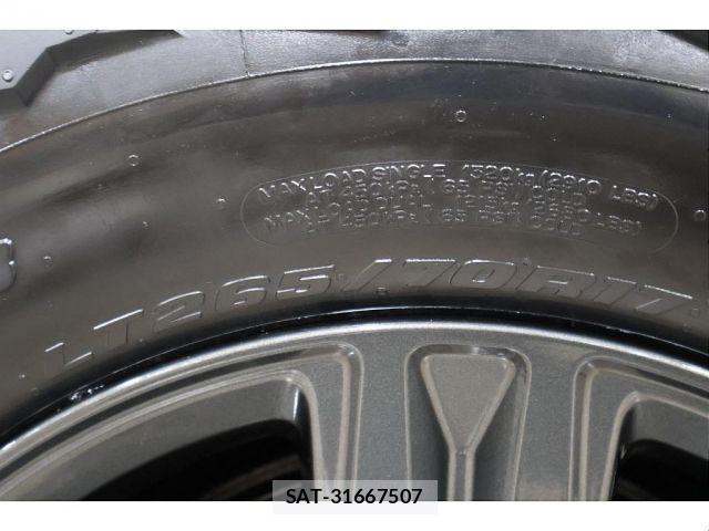 Toyota HILUX 2021-01 7219520-18