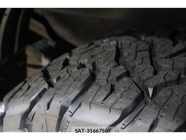 Toyota HILUX 2021-01 7219520-19
