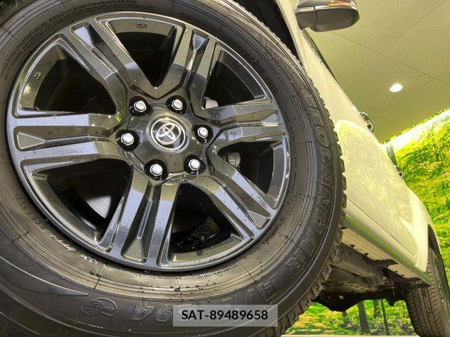 Toyota HILUX 2021-06 7219518-11