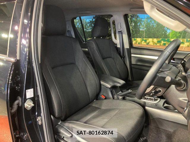 Toyota HILUX 2023-09 7219525-8
