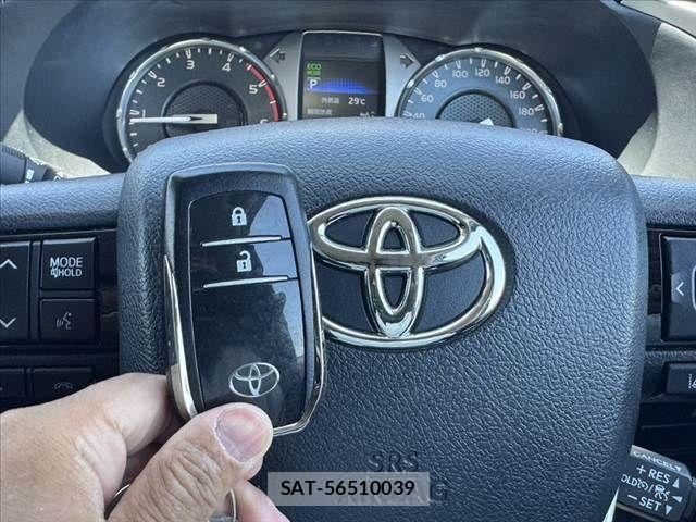 Toyota HILUX 2020-11 7219516-6