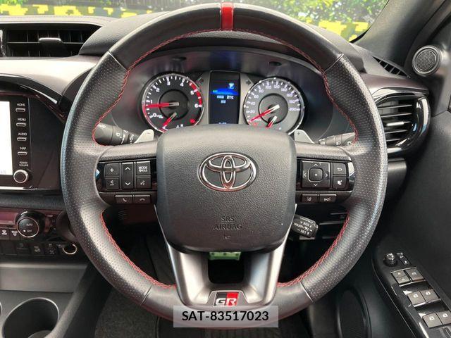 Toyota HILUX 2022-10 7219521-9