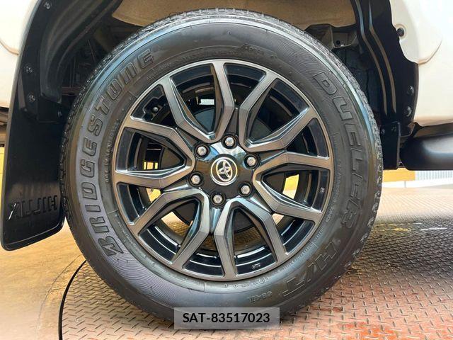 Toyota HILUX 2022-10 7219521-11