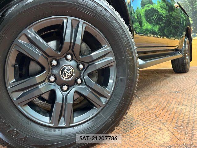 Toyota HILUX 2023-01 7219524-12