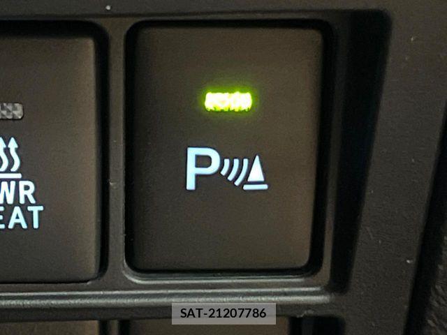 Toyota HILUX 2023-01 7219524-5