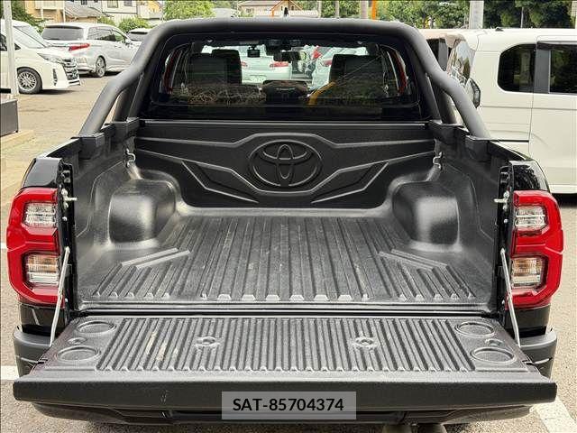 Toyota HILUX 2024-02 7251022-10
