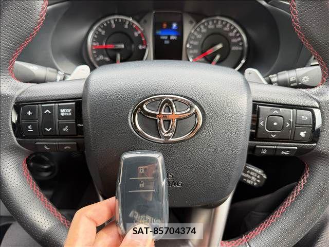Toyota HILUX 2024-02 7251022-17