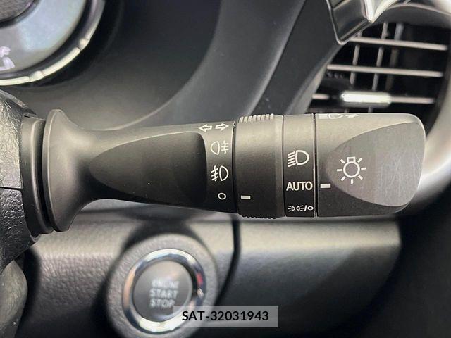 Toyota HILUX 2022-10 7251025-10