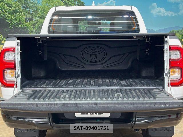 Toyota HILUX 2022-12 7251023-12