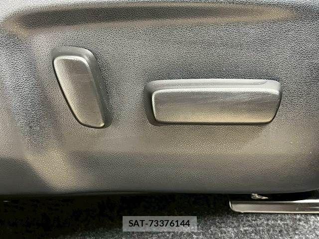 Toyota HILUX 2023-05 7251018-9