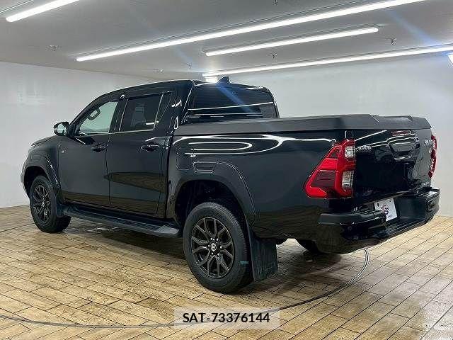 Toyota HILUX 2023-05 7251018-15