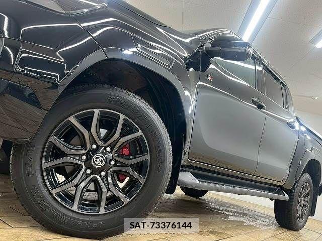 Toyota HILUX 2023-05 7251018-19