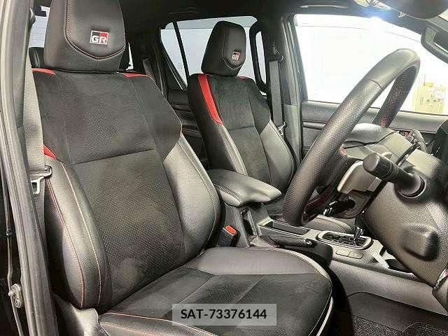 Toyota HILUX 2023-05 7251018-4