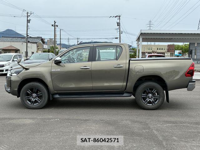 Toyota HILUX 2023-06 7251033-9