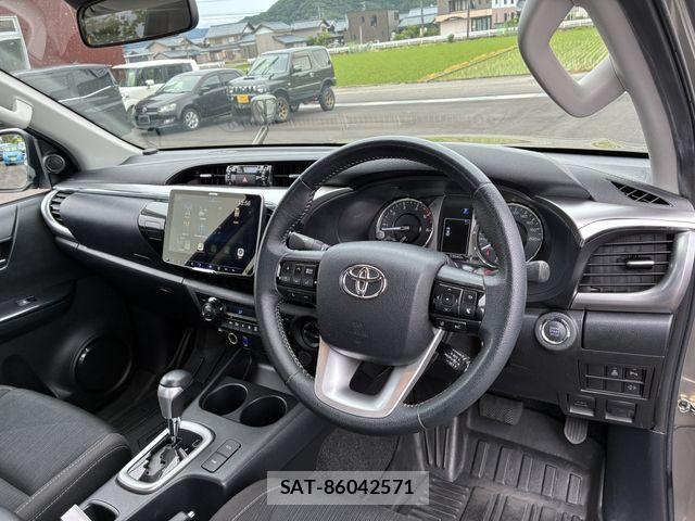 Toyota HILUX 2023-06 7251033-11