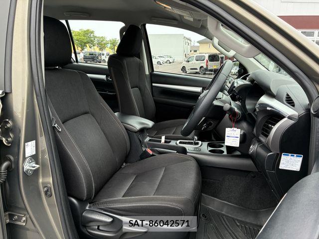 Toyota HILUX 2023-06 7251033-13