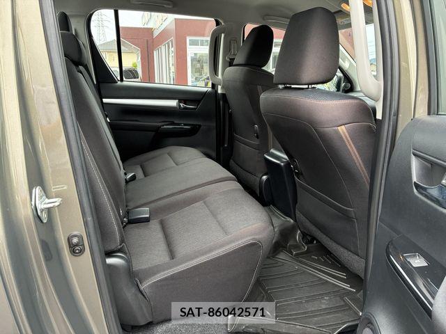 Toyota HILUX 2023-06 7251033-14