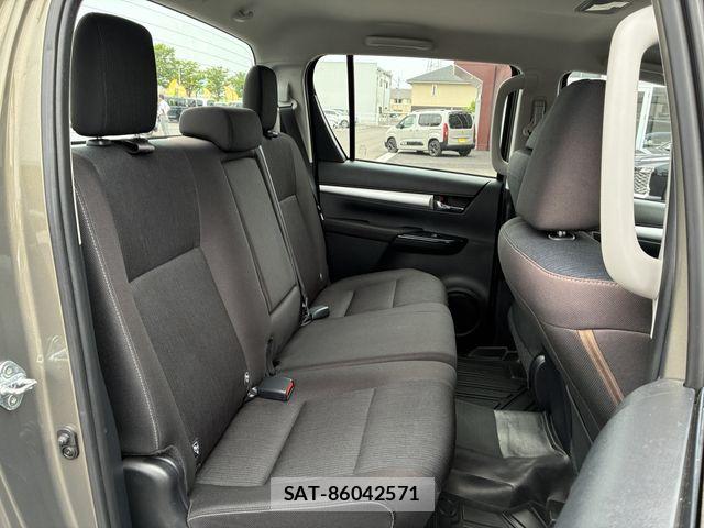 Toyota HILUX 2023-06 7251033-15