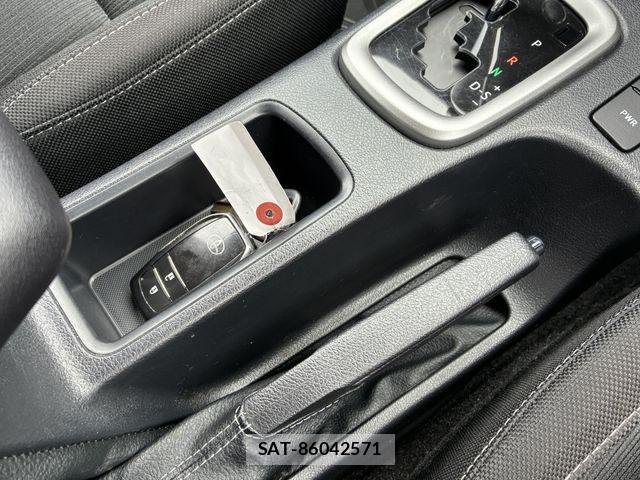 Toyota HILUX 2023-06 7251033-23