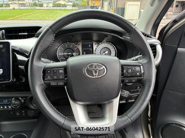 Toyota HILUX 2023-06 7251033-24