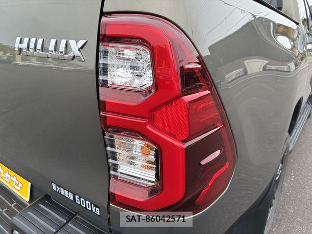 Toyota HILUX 2023-06 7251033-27