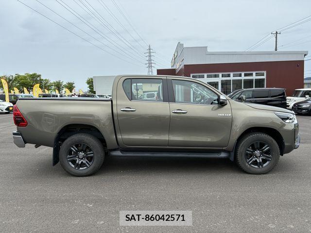 Toyota HILUX 2023-06 7251033-5
