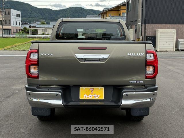 Toyota HILUX 2023-06 7251033-7