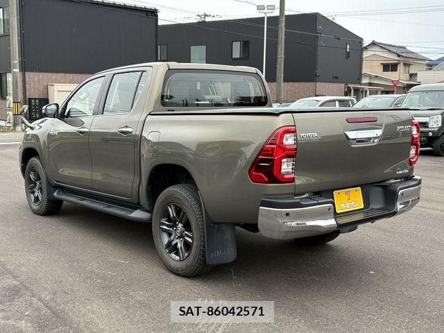 Toyota HILUX 2023-06 7251033-8