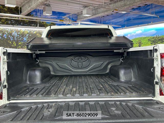 Toyota HILUX 2023-09 7251021-9