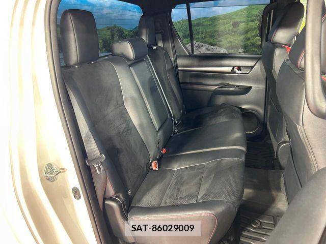 Toyota HILUX 2023-09 7251021-8