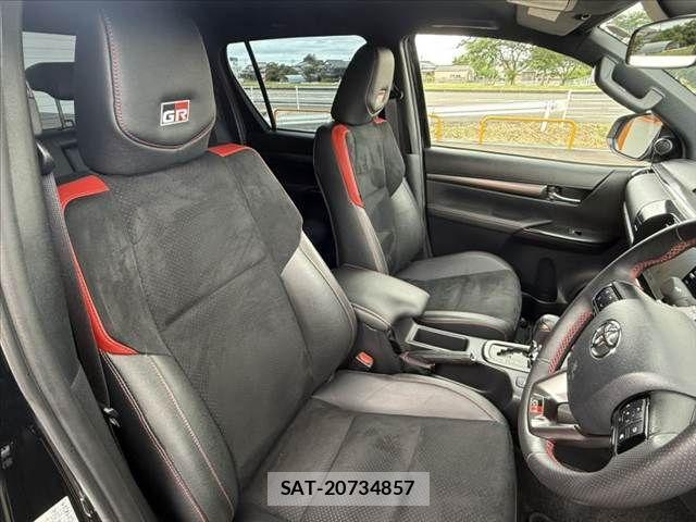 Toyota HILUX 2023-09 7327462-15