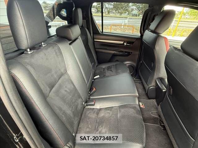 Toyota HILUX 2023-09 7327462-16