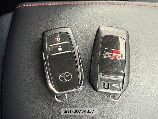 Toyota HILUX 2023-09 7327462-21