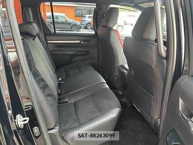 Toyota HILUX 2023-01 7327464-16