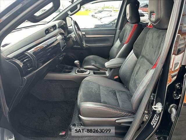 Toyota HILUX 2023-01 7327464-17