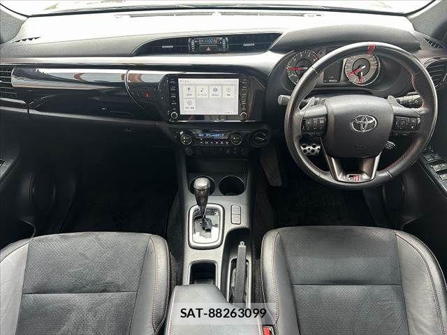 Toyota HILUX 2023-01 7327464-1