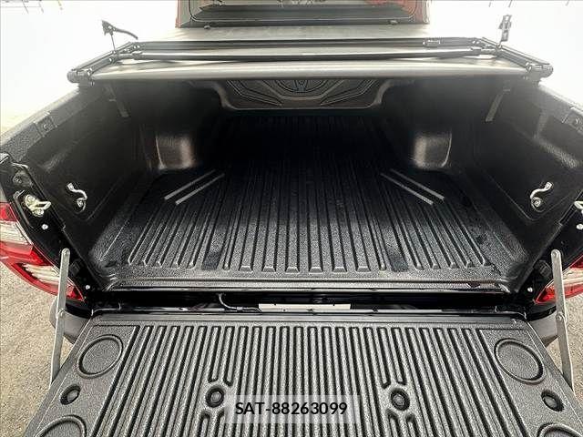 Toyota HILUX 2023-01 7327464-19