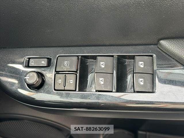 Toyota HILUX 2023-01 7327464-24